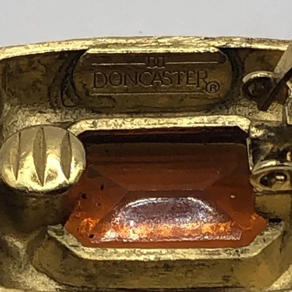 Vintage Amber Glass Clip Earrings Rectangle Antique Gold Tone 1” Doncaster - Picture 5 of 6